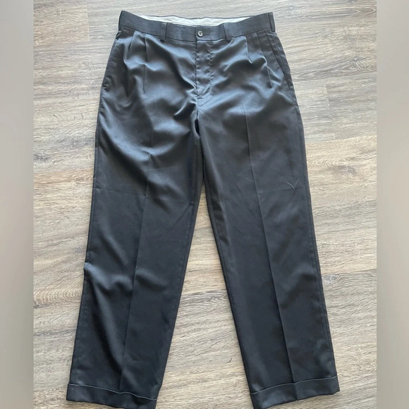Callaway | Men’s Black Pleated C Tech Golf Pants, 34x30 - Picture 1 of 6